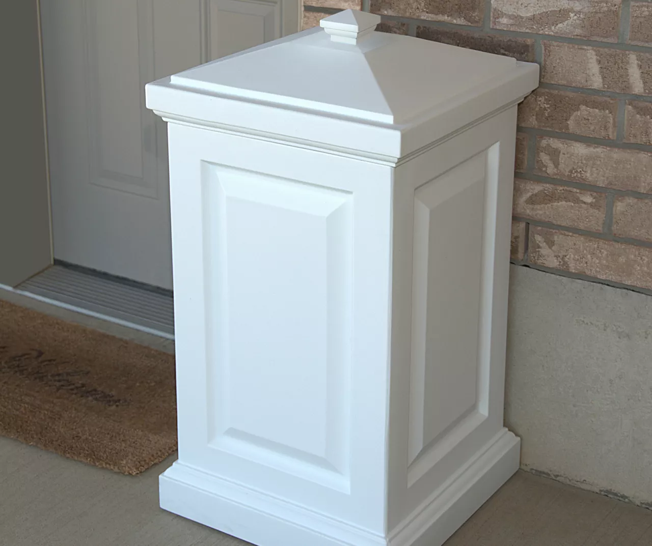 Berkshire White 45-Gallon Outdoor Storage Bin 1 Berkshire White 45-Gallon Outdoor Storage Bin
