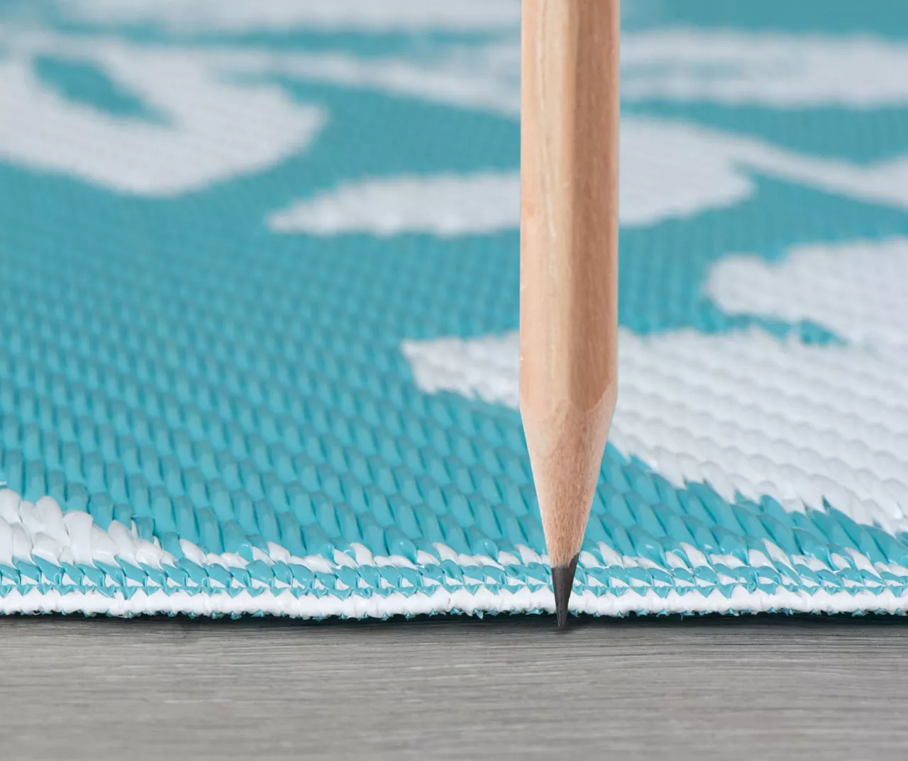 Plastic Outdoor Area Rug, (5' X 7') 14 Plastic Outdoor Area Rug, (5' X 7') - Image 14