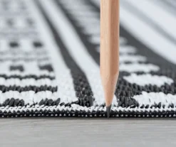 Plastic Outdoor Area Rug, (5' X 7') 39 Plastic Outdoor Area Rug, (5' X 7') -Northlight Outlet Home Store 810546224 3