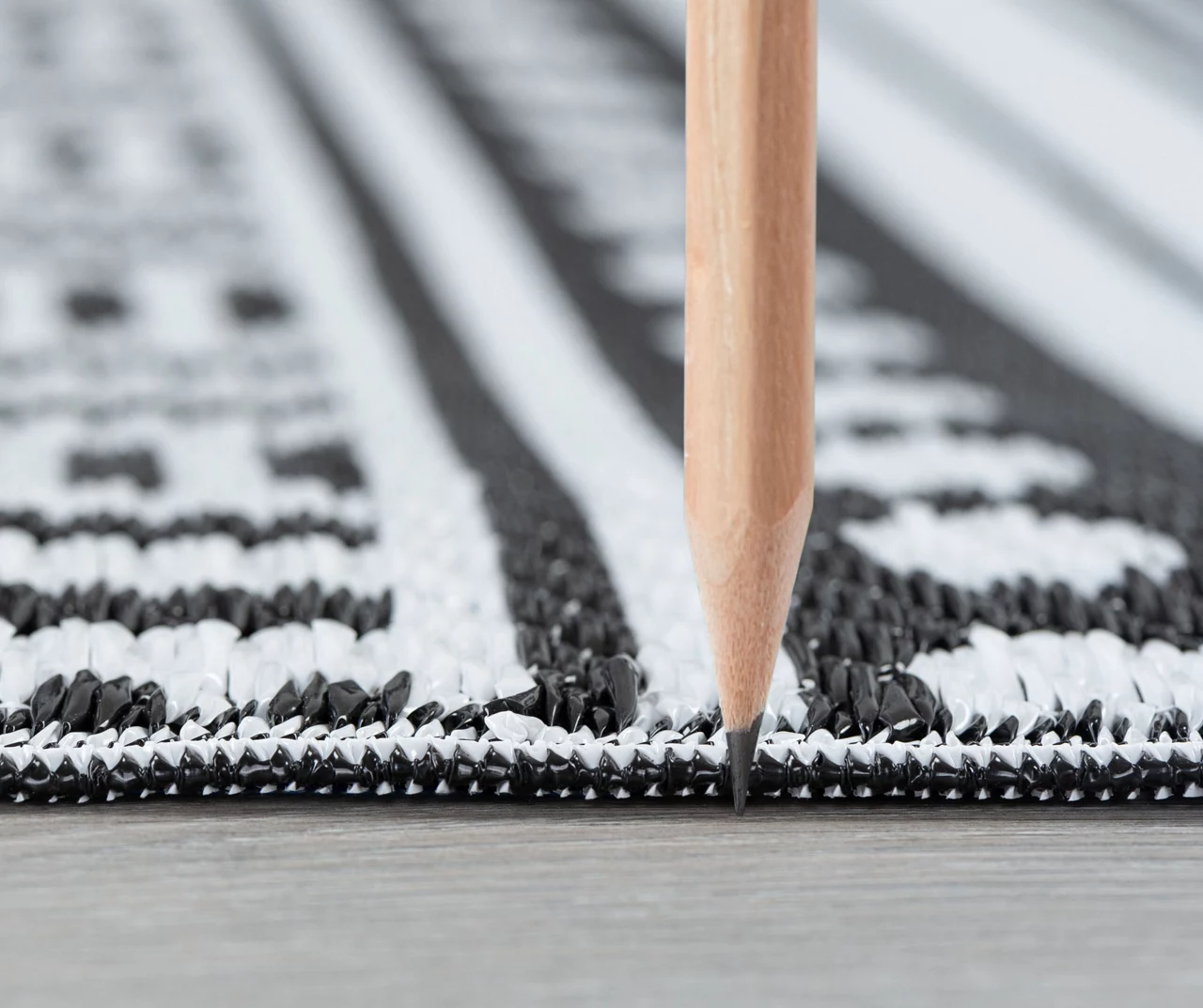 Plastic Outdoor Area Rug, (5' X 7') 20 Plastic Outdoor Area Rug, (5' X 7') - Image 20