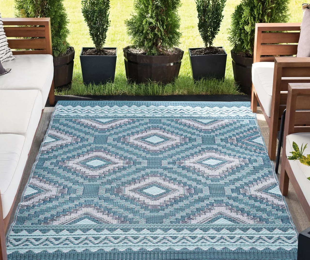 Plastic Outdoor Area Rug, (5' X 7') 7 Plastic Outdoor Area Rug, (5' X 7') - Image 7