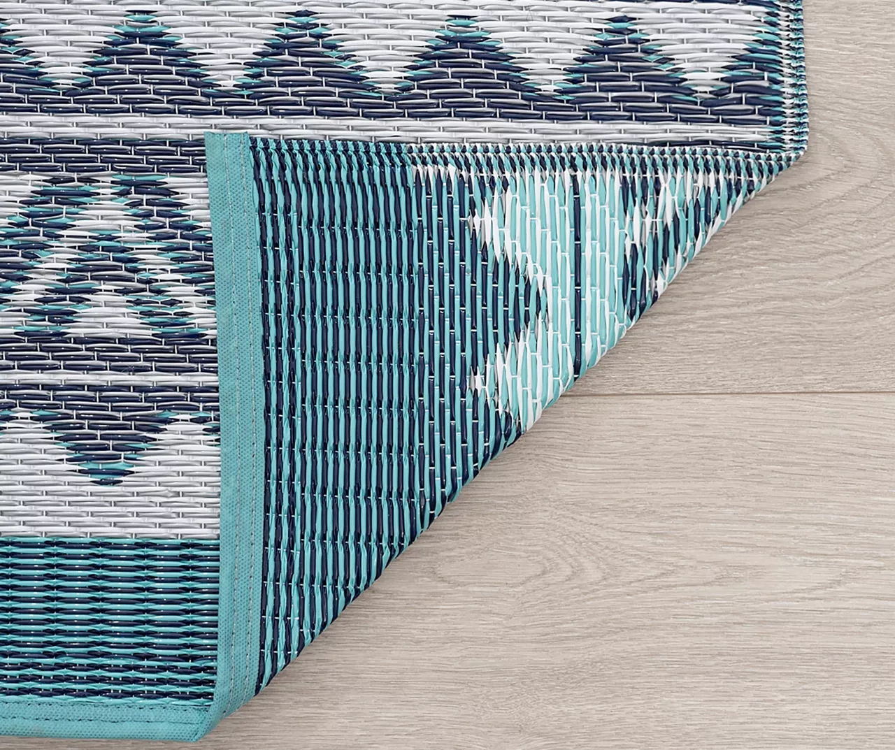 Plastic Outdoor Area Rug, (5' X 7') 10 Plastic Outdoor Area Rug, (5' X 7') - Image 10