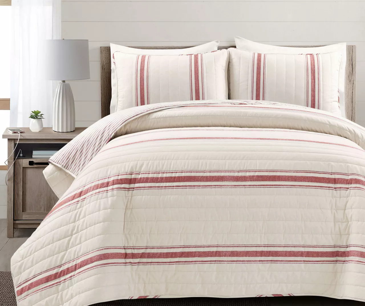 Beige & Red Stripe Full/Queen 3-Piece Quilt Set 1 Beige & Red Stripe Full/Queen 3-Piece Quilt Set