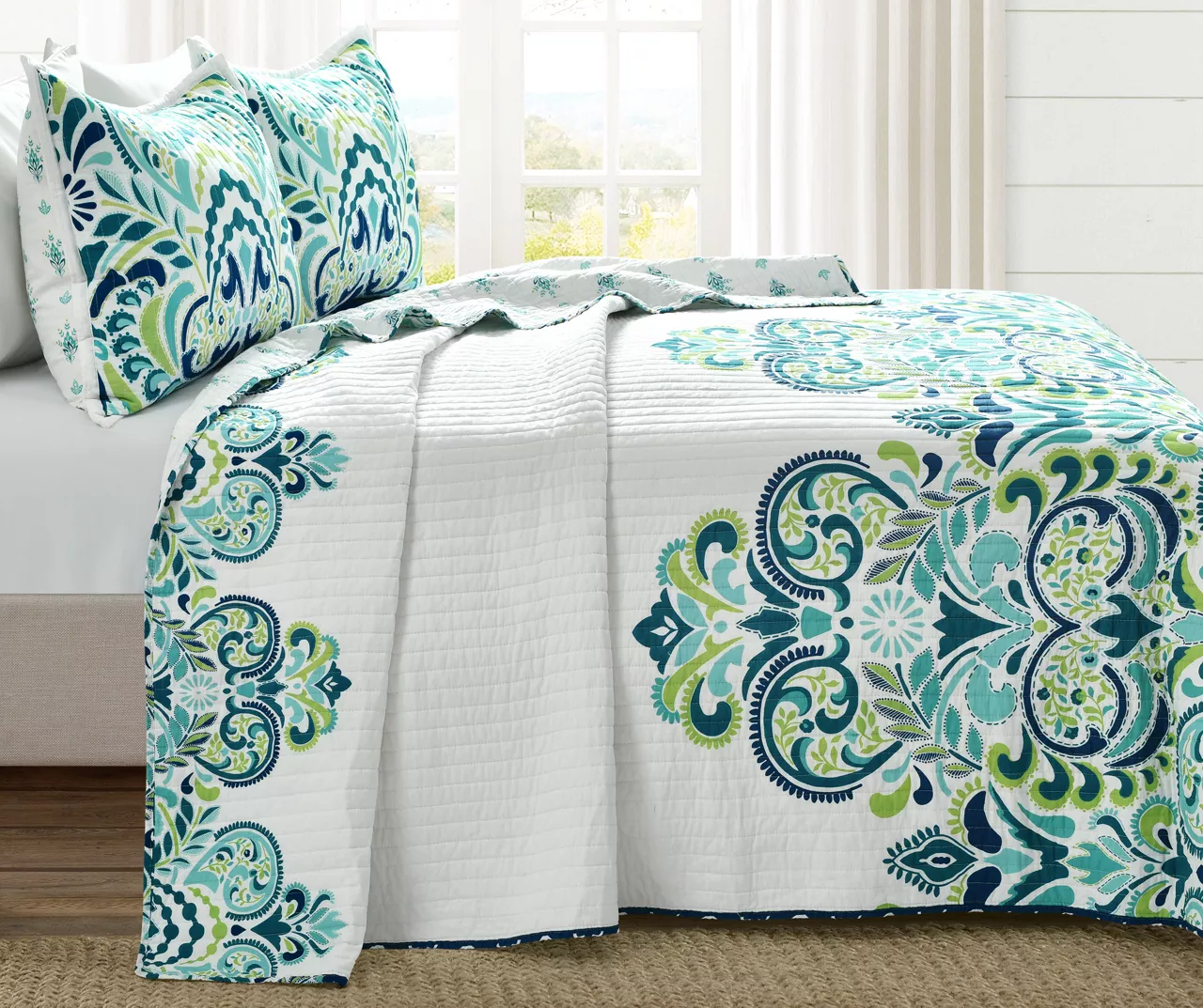 Clara Floral Reversible 3-Piece Quilt Set 2 Clara Floral Reversible 3-Piece Quilt Set - Image 2