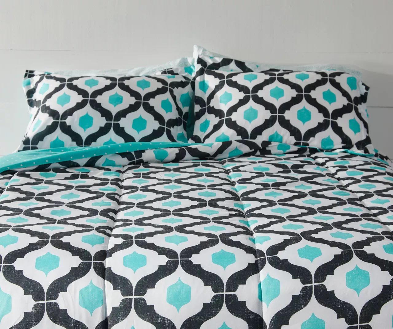 Blue & Black Arabesque Microfiber King 9-Piece Bed-in-a-Bag Set 2 Blue & Black Arabesque Microfiber King 9-Piece Bed-in-a-Bag Set - Image 2