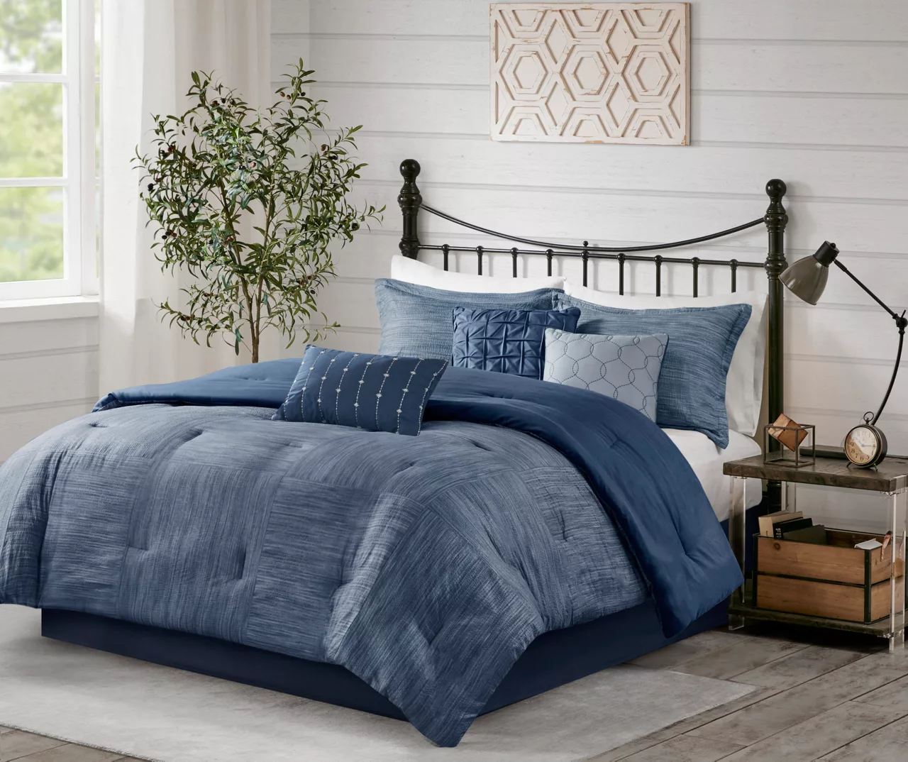 Kelan Navy Streak Patchwork Seersucker California King 7-Piece Comforter Set 3 Kelan Navy Streak Patchwork Seersucker California King 7-Piece Comforter Set - Image 3