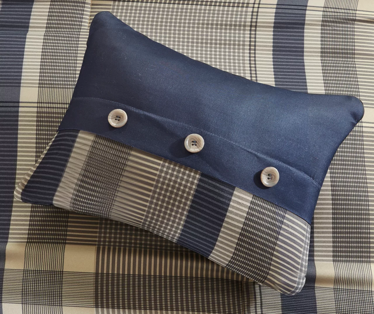 Rick Navy & Beige Crisscross Queen 9-Piece Comforter Set 7 Rick Navy & Beige Crisscross Queen 9-Piece Comforter Set - Image 7