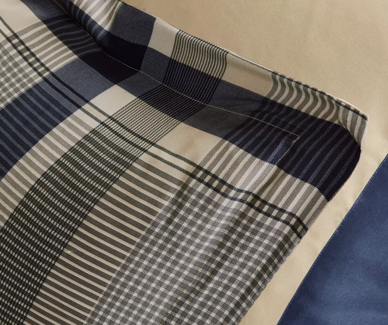 Rick Navy & Beige Crisscross Queen 9-Piece Comforter Set 8 Rick Navy & Beige Crisscross Queen 9-Piece Comforter Set - Image 8