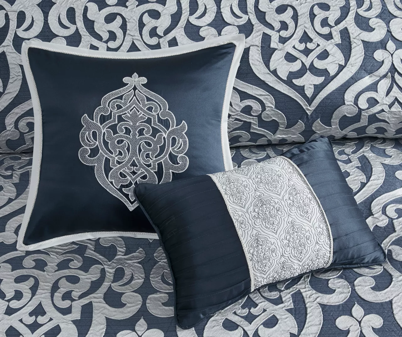 Eliot Navy & White Damask Jacquard California King 8-Piece Comforter Set 7 Eliot Navy & White Damask Jacquard California King 8-Piece Comforter Set - Image 7