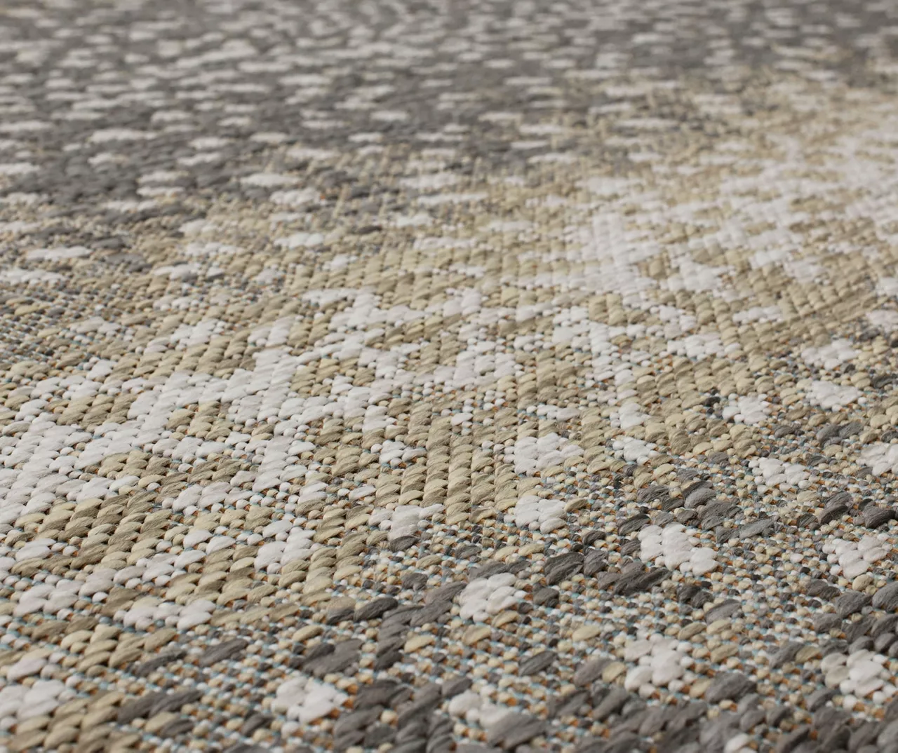 Light Gray & Tan Antelope Print Outdoor Area Rug, (4' X 5.5') 5 Light Gray & Tan Antelope Print Outdoor Area Rug, (4' X 5.5') - Image 5